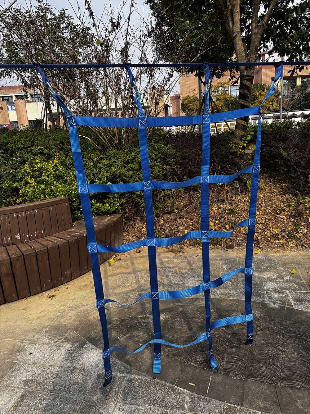 Slackline Obstacle Course thumbnail 7